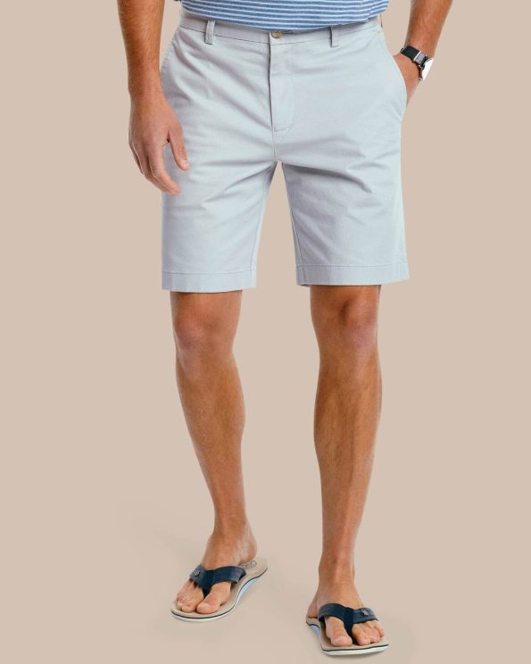 channel-marker-9-short-seagull-grey-front-7825