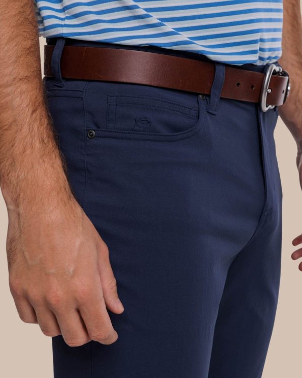 intercoastal-performance-pant-true-navy-detail-4115_5e0ea4b2-86de-468c-82a6-53e0162012a1