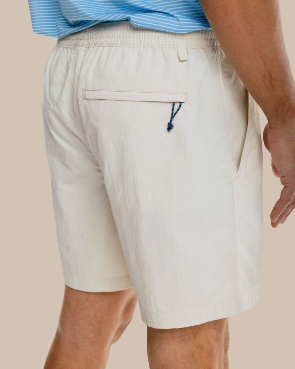 shoreline-6-inch-short-stone-model-pocket-detail-8607_1d760257-28ed-4d07-a540-92a832b6a5c8